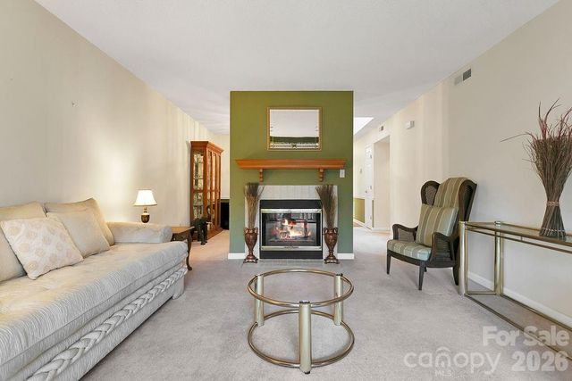 1904 Abbey Circle, Asheville, NC 28805