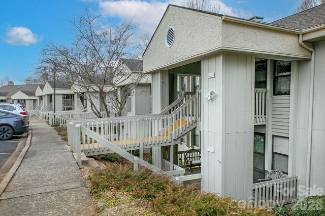 1904 Abbey Circle, Asheville, NC 28805