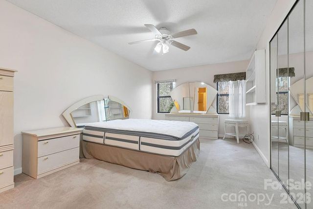 1904 Abbey Circle, Asheville, NC 28805