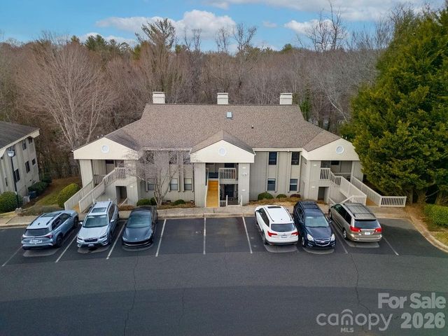 1904 Abbey Circle, Asheville, NC 28805