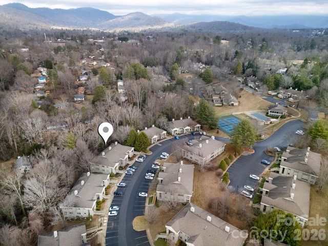 1904 Abbey Circle, Asheville, NC 28805