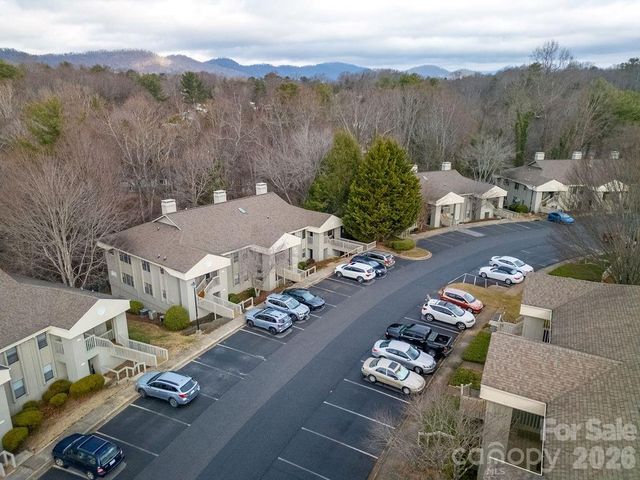 1904 Abbey Circle, Asheville, NC 28805