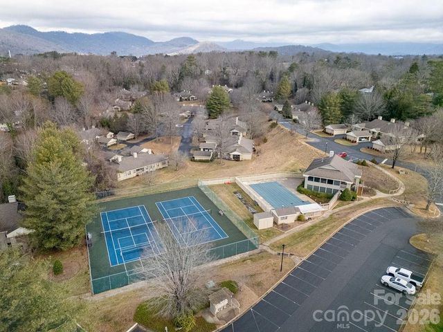 1904 Abbey Circle, Asheville, NC 28805