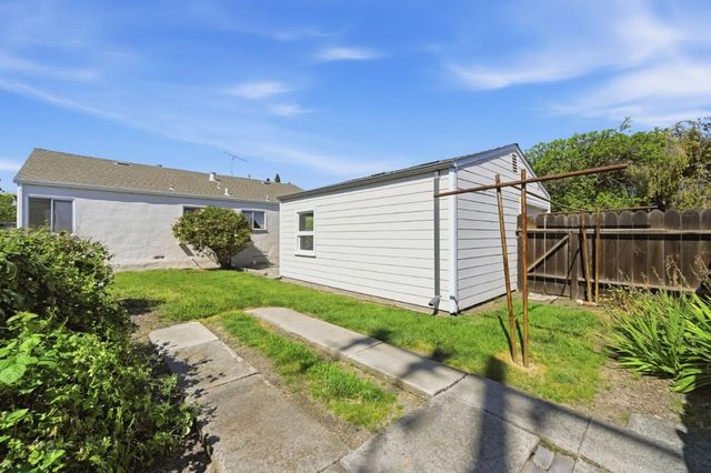 937 Mc Cue Avenue, San Carlos, CA 94070