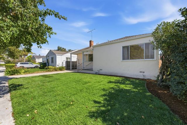 937 Mc Cue Avenue, San Carlos, CA 94070