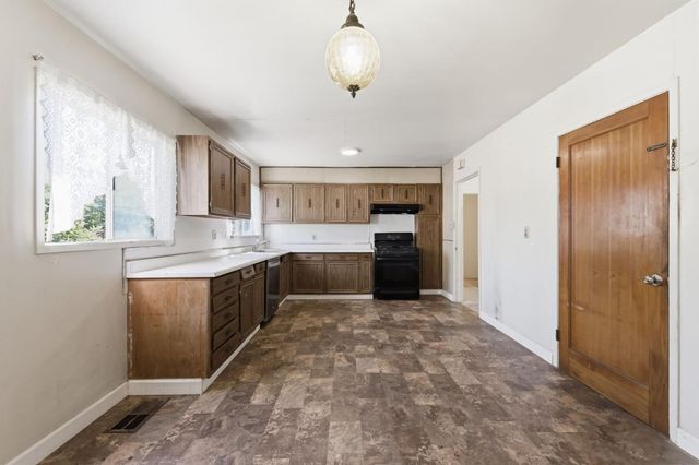 937 Mc Cue Avenue, San Carlos, CA 94070