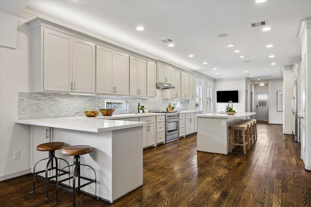 638 Heights Boulevard, Houston, TX 77007
