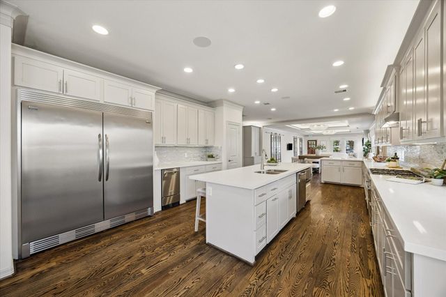 638 Heights Boulevard, Houston, TX 77007