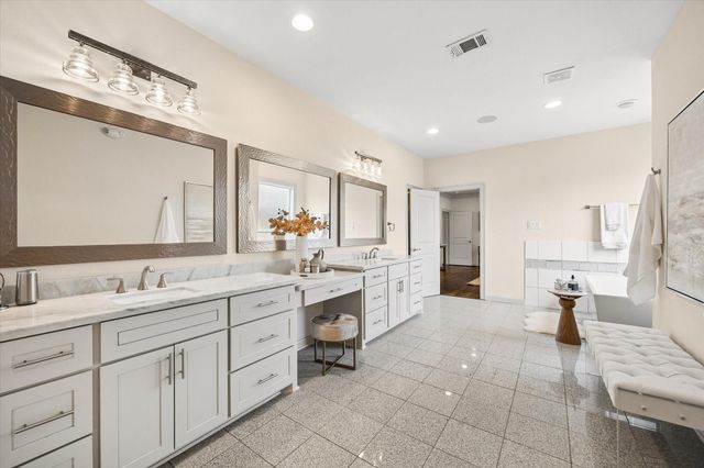 638 Heights Boulevard, Houston, TX 77007