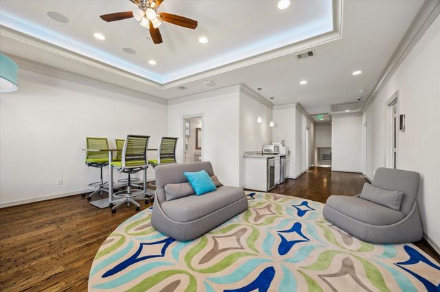 638 Heights Boulevard, Houston, TX 77007