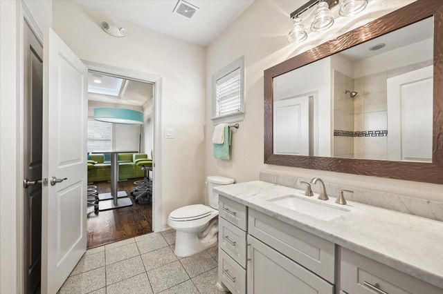 638 Heights Boulevard, Houston, TX 77007