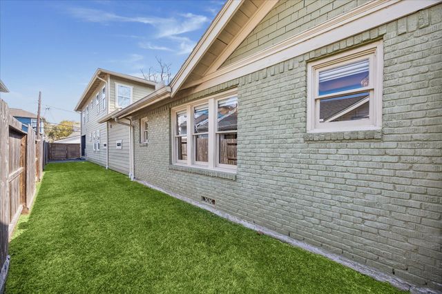 638 Heights Boulevard, Houston, TX 77007