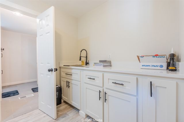 902 E Burnside Street, Rotan, TX 79546