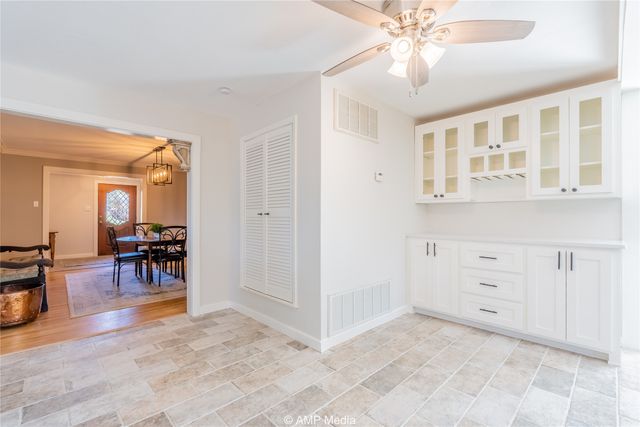 902 E Burnside Street, Rotan, TX 79546