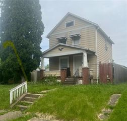 817 Baldwin Ave, Sharon, PA 16146