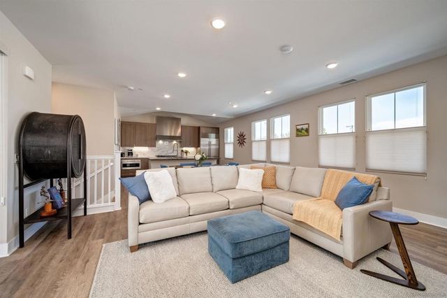 857 Home Ave, Carlsbad, CA 92008