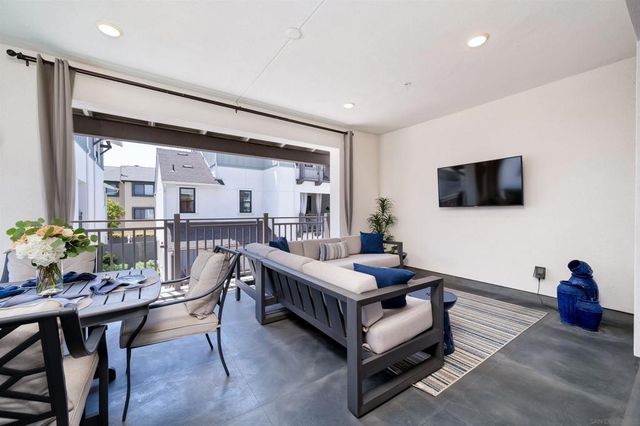 857 Home Ave, Carlsbad, CA 92008