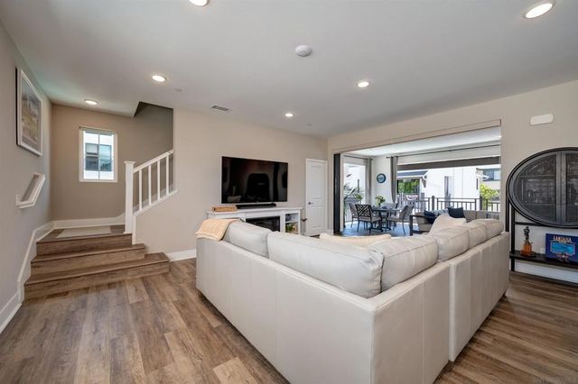 857 Home Ave, Carlsbad, CA 92008