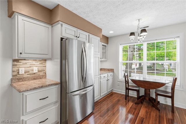 889 Lynnhaven Lane, Akron, OH 44313