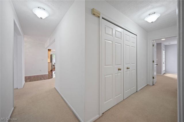 889 Lynnhaven Lane, Akron, OH 44313