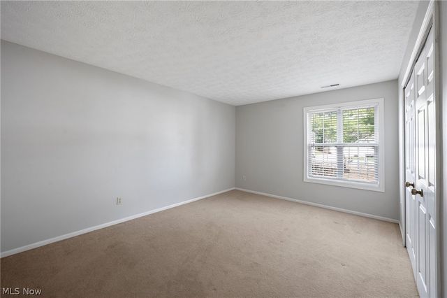 889 Lynnhaven Lane, Akron, OH 44313