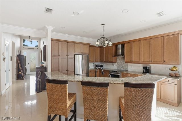 13843 Luna DR, Naples, FL 34109