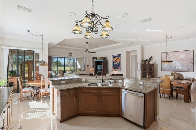 13843 Luna DR, Naples, FL 34109