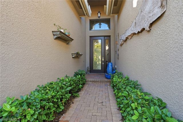 13843 Luna DR, Naples, FL 34109