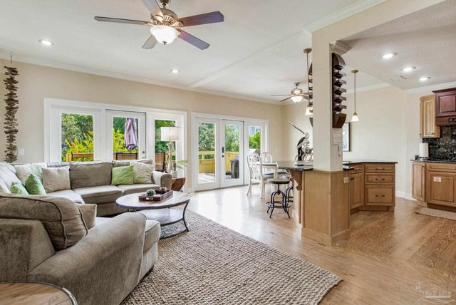 8520 Gulf Blvd 5, Navarre Beach, FL 32566