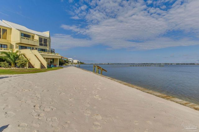8520 Gulf Blvd 5, Navarre Beach, FL 32566