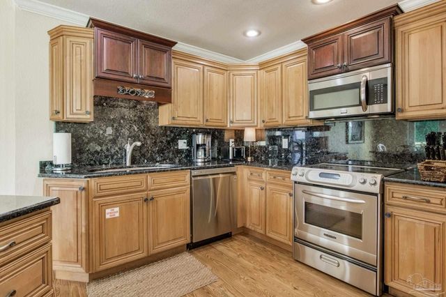 8520 Gulf Blvd 5, Navarre Beach, FL 32566