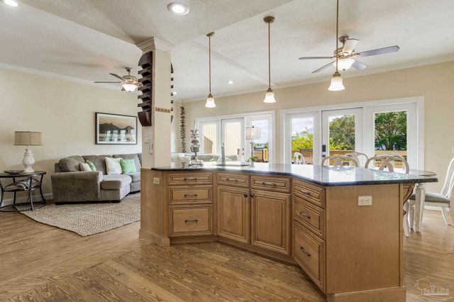 8520 Gulf Blvd 5, Navarre Beach, FL 32566