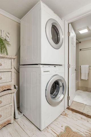 8520 Gulf Blvd 5, Navarre Beach, FL 32566