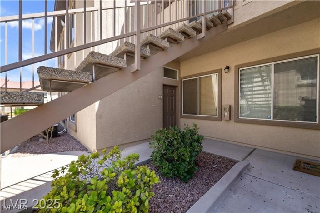 3455 Cactus Shadow Street 101, Las Vegas, NV 89129