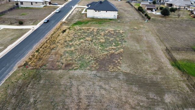 715 Abbott, St Hedwig, TX 78152