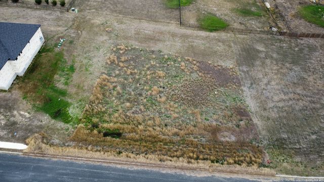 715 Abbott, St Hedwig, TX 78152
