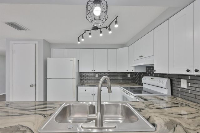 5637 GOLDEN NUGGET DRIVE, Holiday, FL 34690