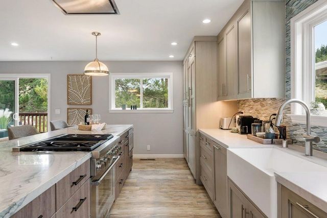 1125 Rainier Avenue, Pacifica, CA 94044
