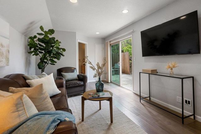 1125 Rainier Avenue, Pacifica, CA 94044