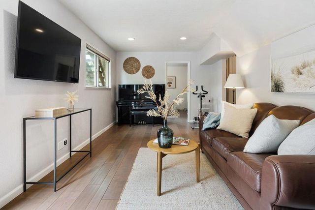 1125 Rainier Avenue, Pacifica, CA 94044