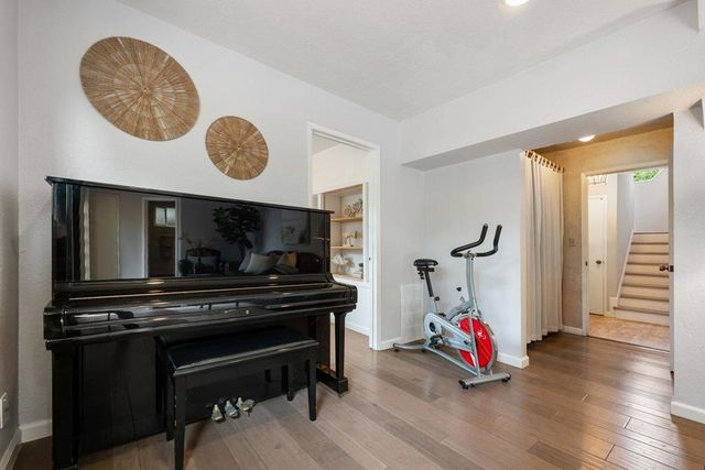 1125 Rainier Avenue, Pacifica, CA 94044