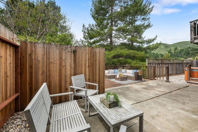 1125 Rainier Avenue, Pacifica, CA 94044