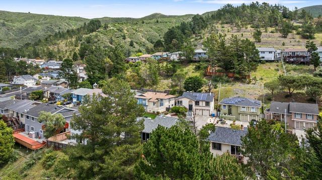 1125 Rainier Avenue, Pacifica, CA 94044