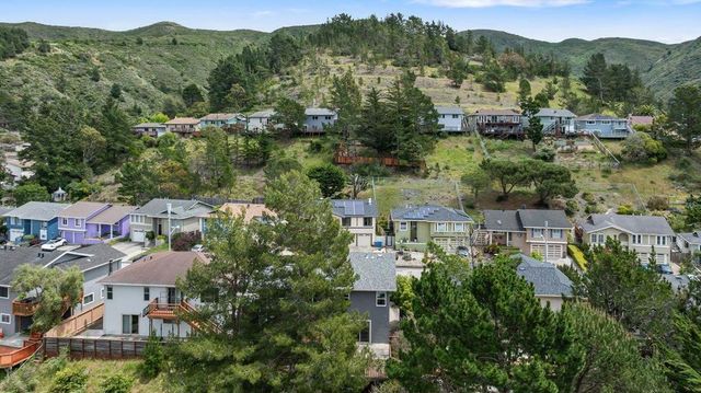 1125 Rainier Avenue, Pacifica, CA 94044
