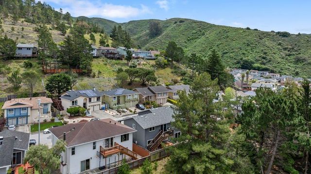 1125 Rainier Avenue, Pacifica, CA 94044