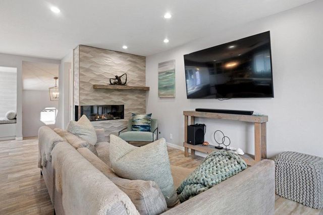 1125 Rainier Avenue, Pacifica, CA 94044