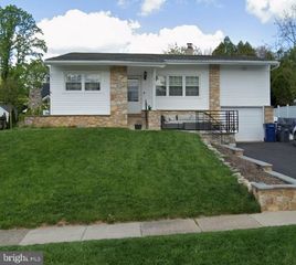 315 WALKER RD, Ambler, PA 19002