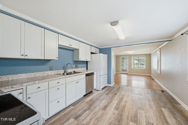 1229 Meadowview Avenue, Johnson City, TN 37601