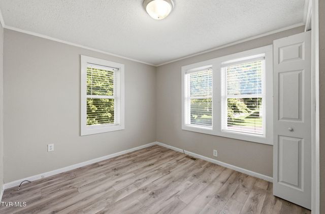 1229 Meadowview Avenue, Johnson City, TN 37601