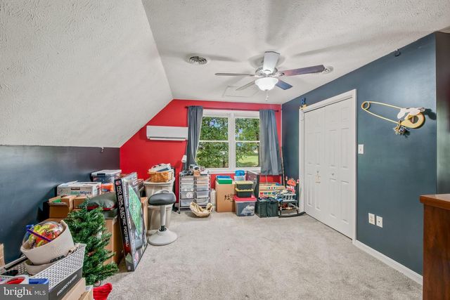 74 KEY ACRES DR, Berkeley Springs, WV 25411